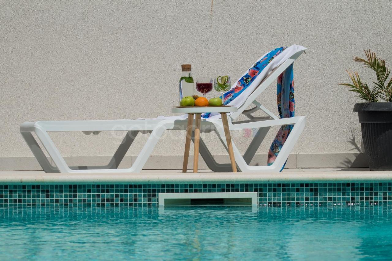 Villa Smaragd - Perle - Luxury Apartments With Shared Pool Μακάρσκα Εξωτερικό φωτογραφία